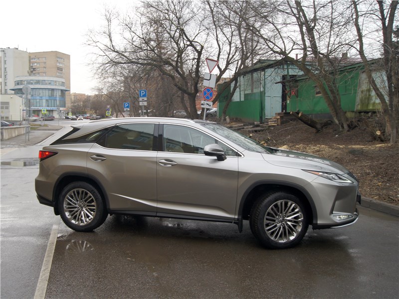 Фото 20 — Зачем проверять автомобиль перед арендой Lexus RX
